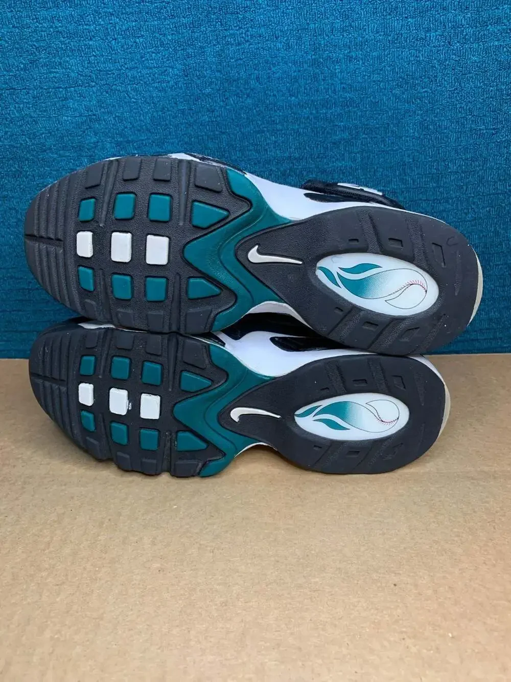 Nike Youth Air Griffey Max 1 Freshwater Size 5.5Y